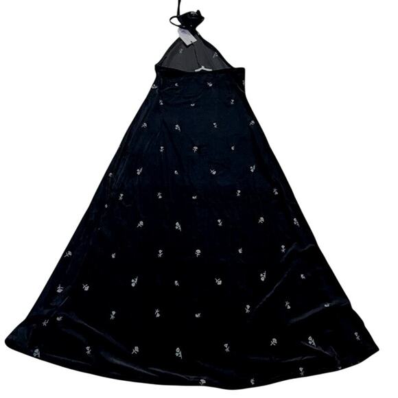 NWT WeWoreWhat Embroidered Flower Velvet High Neck Halter Midi Dress Black - Picture 14 of 16